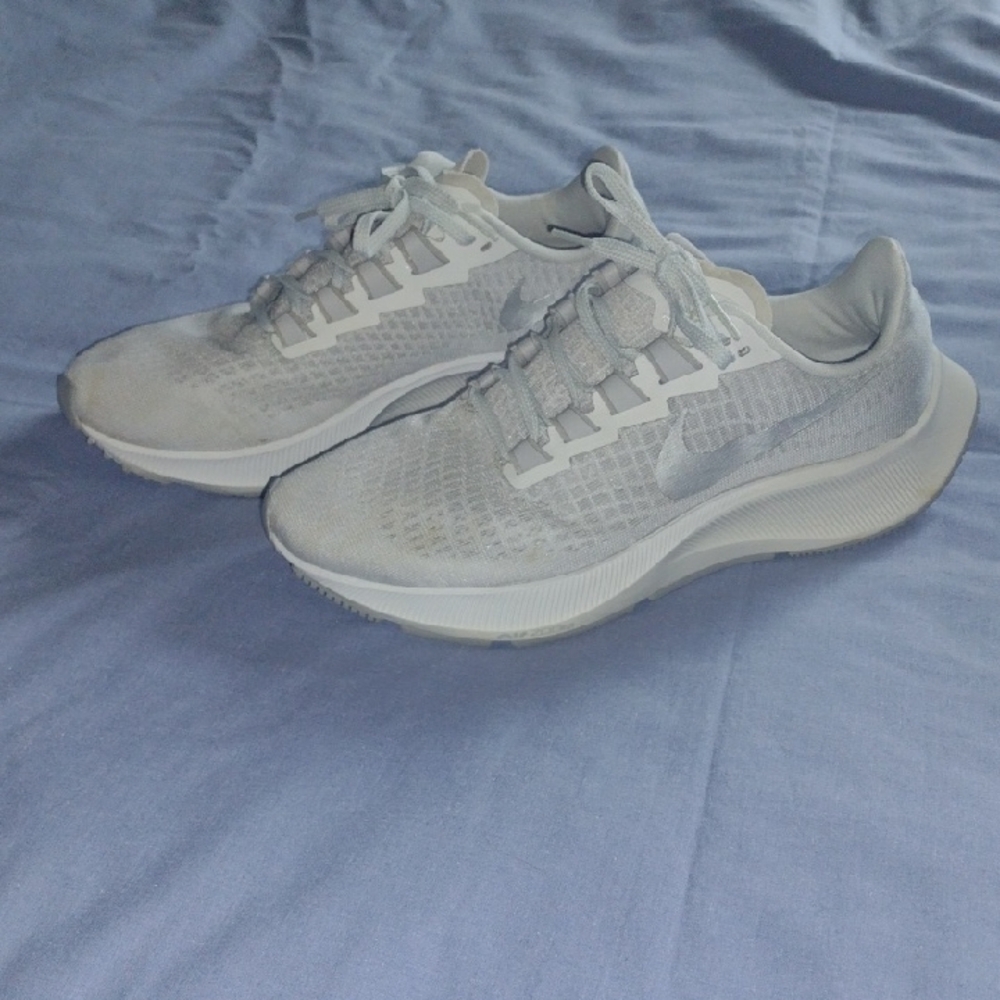 Nike Air Zoom Pegasus 37 Womens Size 9